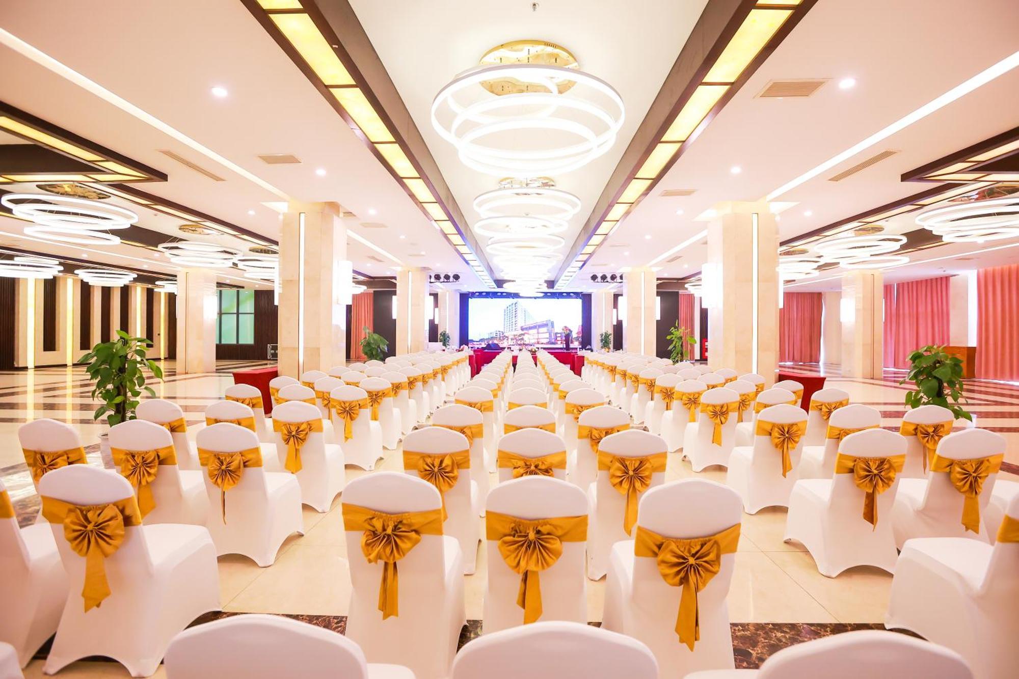 Muong Thanh Luxury Nhat Le Hotel Dong Hoi Zewnętrze zdjęcie