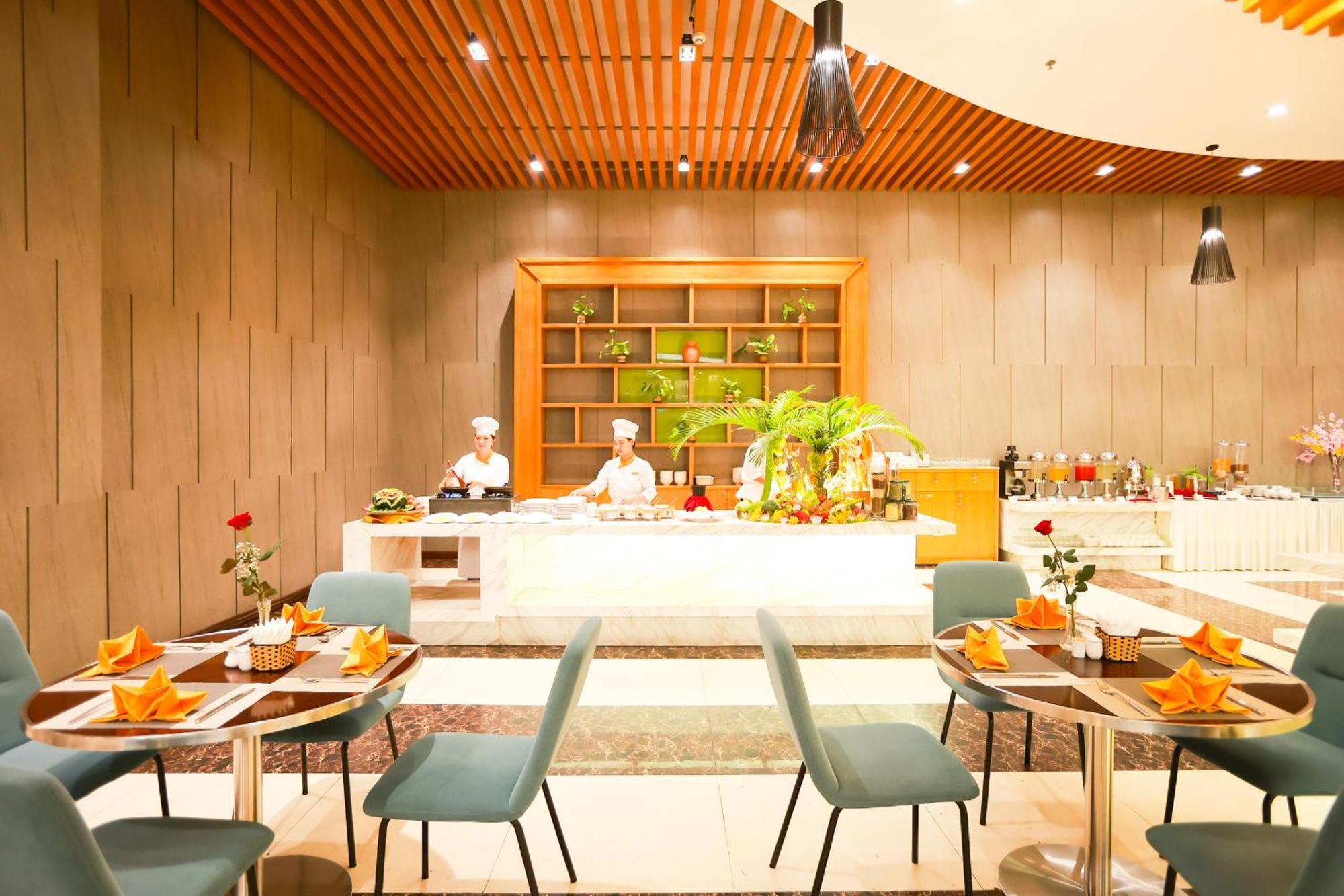 Muong Thanh Luxury Nhat Le Hotel Dong Hoi Zewnętrze zdjęcie